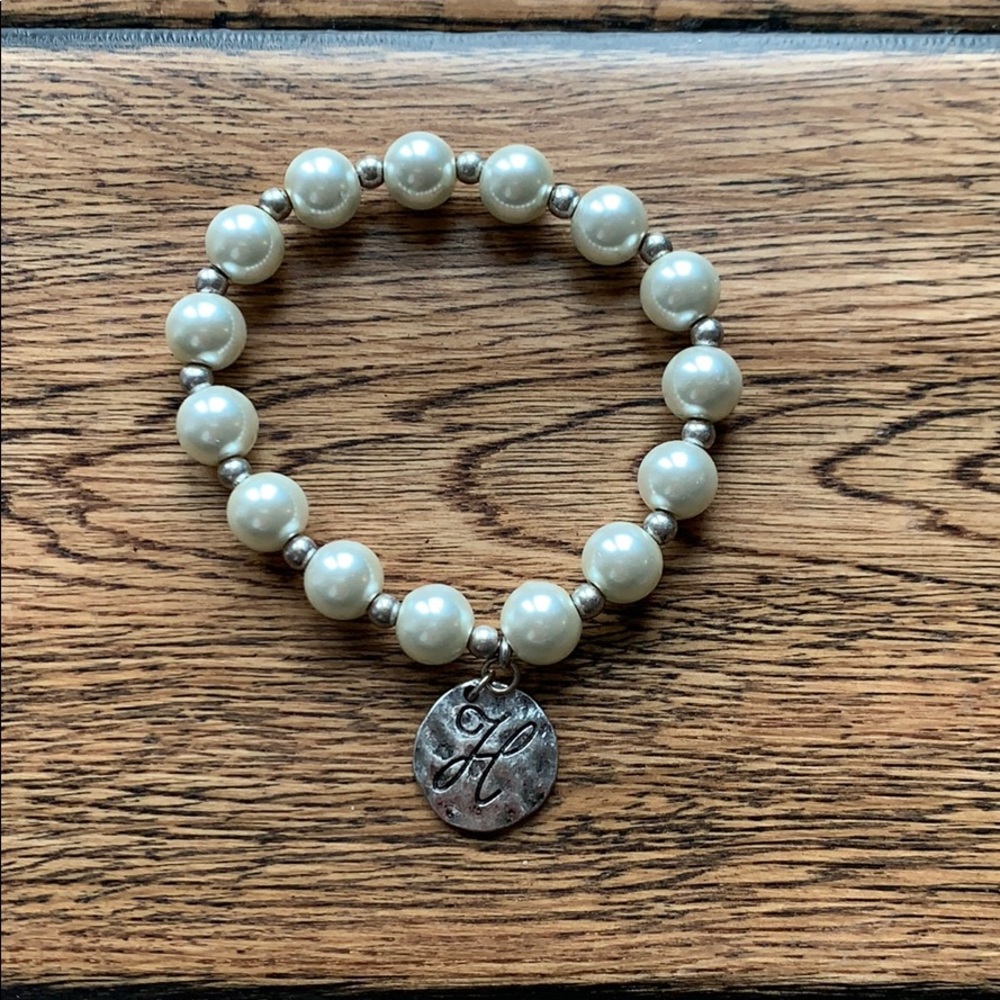 Pearl bracelet